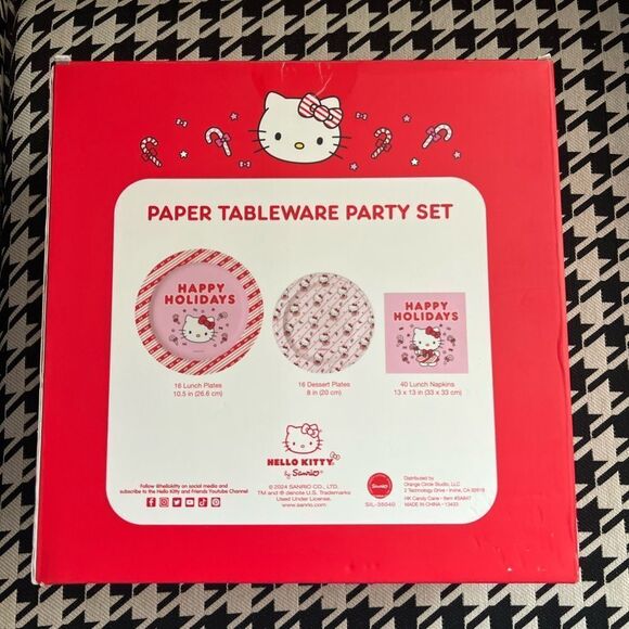Hello Kitty Christmas Paper Tableware Party Set - Picture 3 of 4